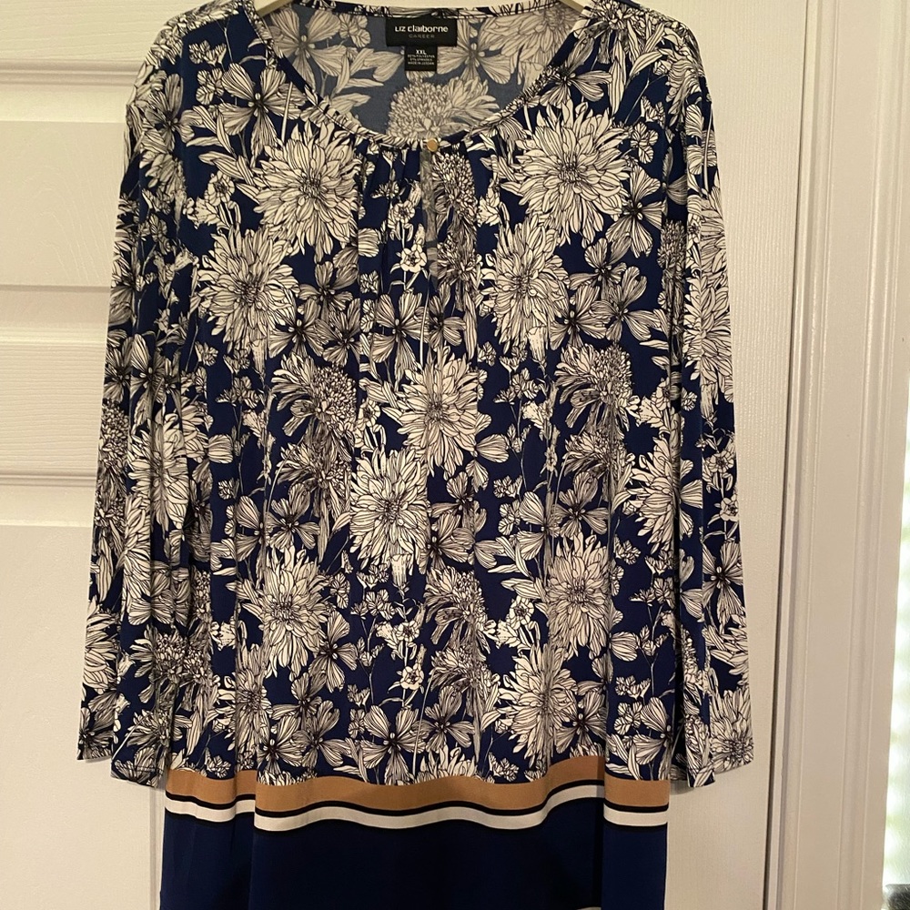 Beautiful women’s navy top with white flowers